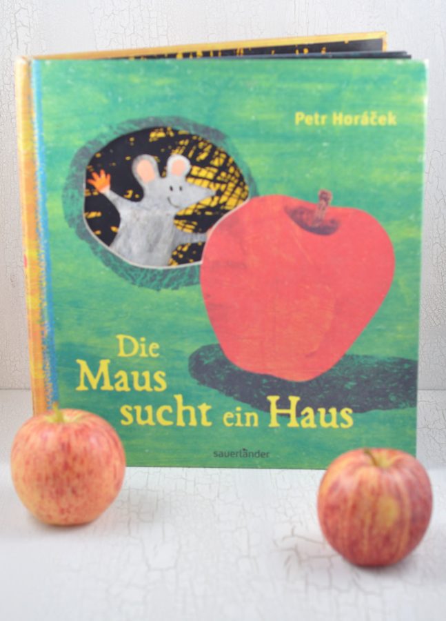 Ein wunderschönes Bilderbuch ist Die Maus sucht ein Haus. Herrlich um im Herbst auch mit Äpfeln zu basteln. Zum Vorlesen in der KITA perfekt geeignet. 