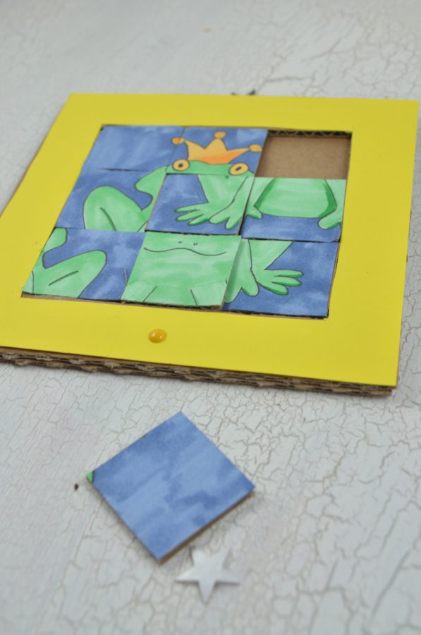 Schiebepuzzle aus Karton - einfaches Geduldsspiel aus Pappkarton im Märchenstil
