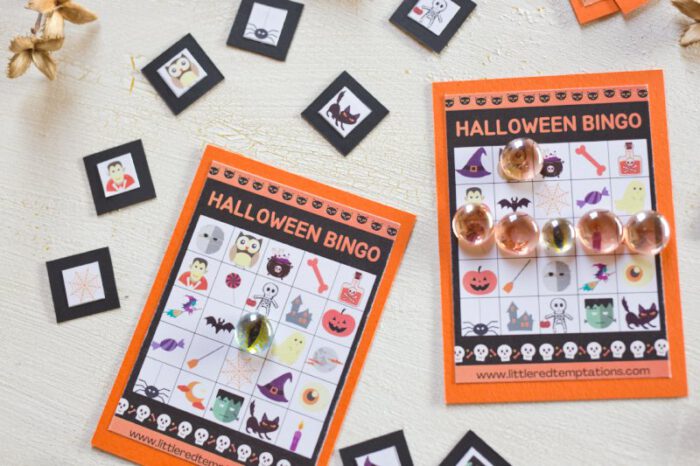 Halloween-Bingo zum Gratisdownload: perfekt um an Halloween mit Kindern zu spielen. Das kleine Partyspiel macht Freude und ist ganz einfach.