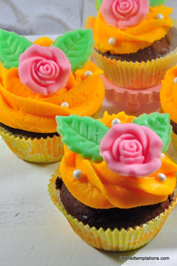 Belles Cupcakes mit Rose