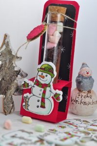 Heiße Schokolade to go- Eine Vorlage für die süße DIY-Idee die nicht nur an Weihnachten eine niedliche Geschenkidee ist. Kostenlose Vorlagen findest du auf dem Blog.